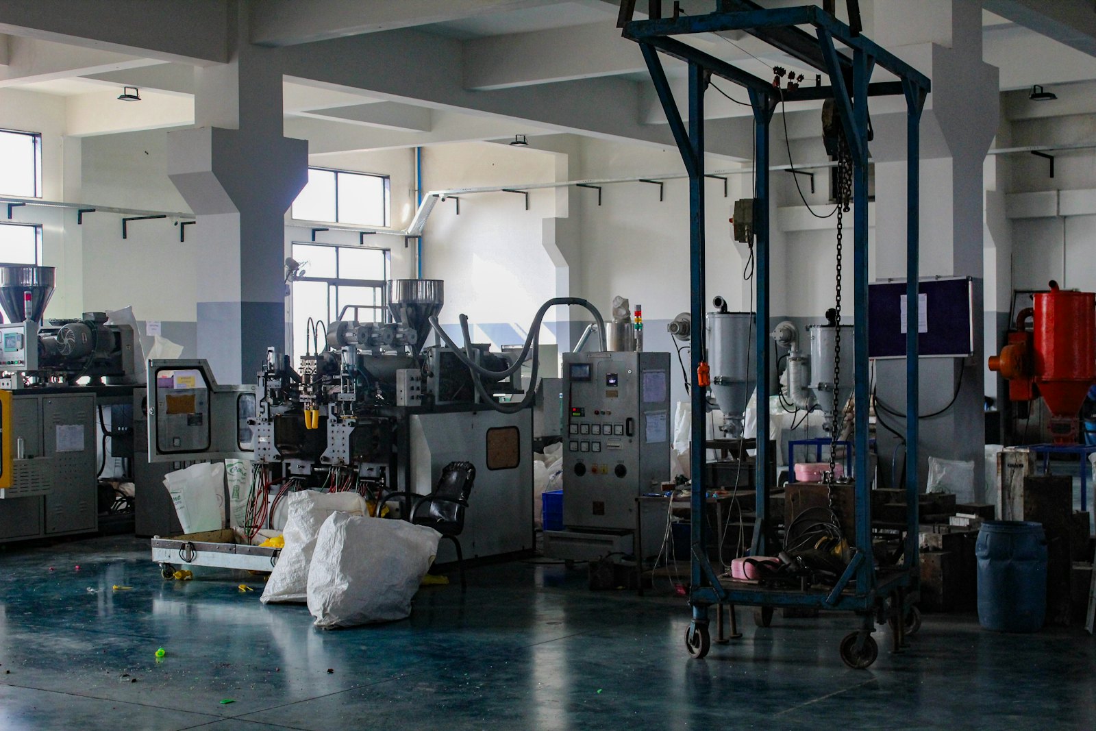 Extrusion machinery on a polymer processing line